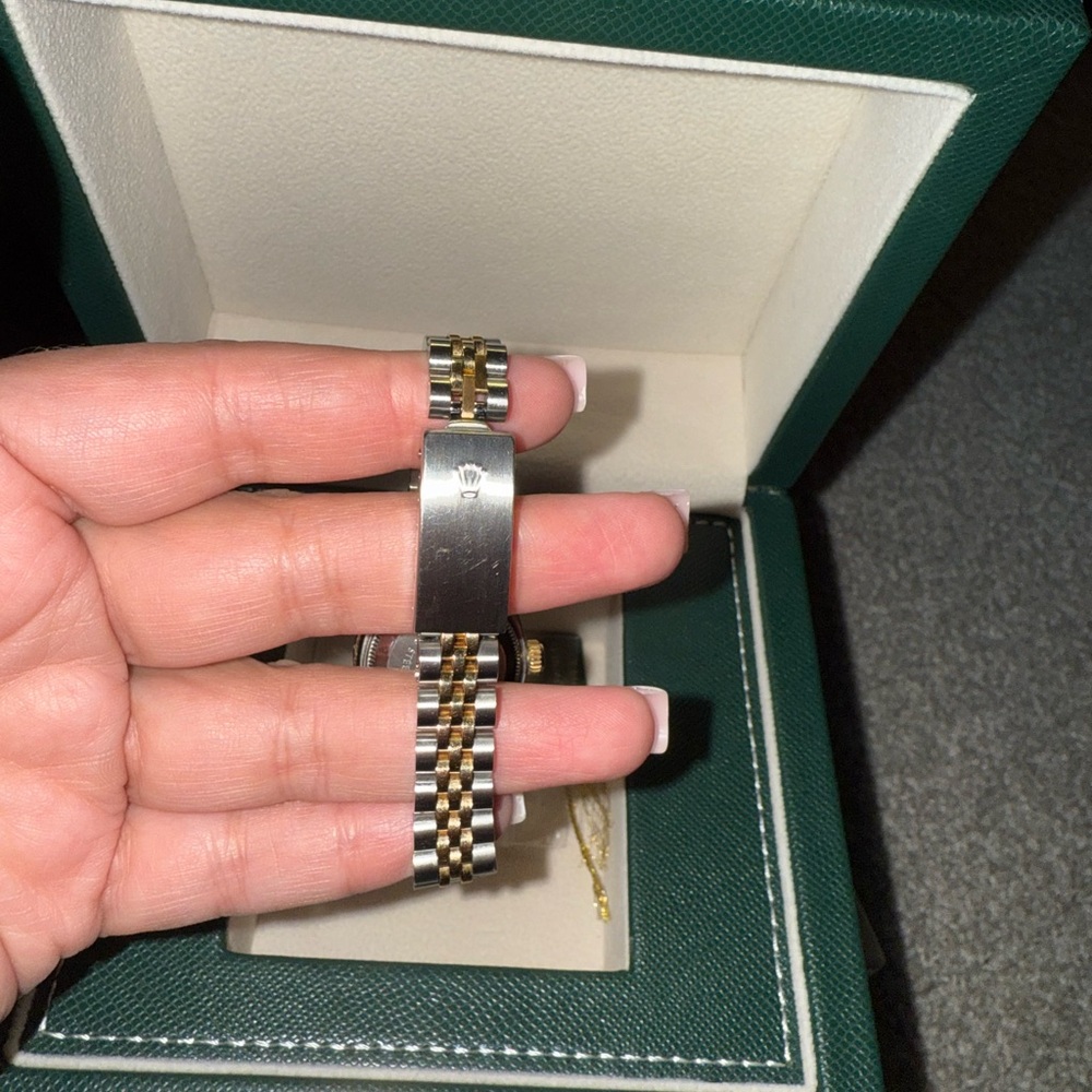 Rolex Gold and Silver Jubilee Watch-women - Picture 4 of 15